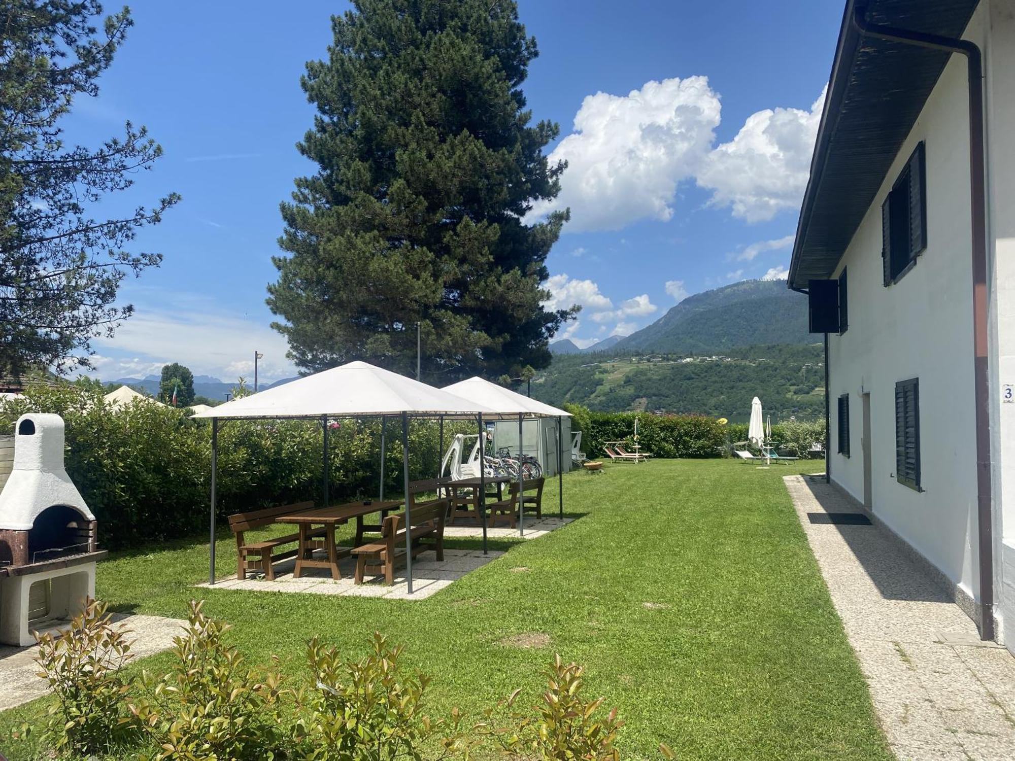 Fronte LagoResidencegarden, Moderno Appartamento Calceranica al Lago Exterior photo